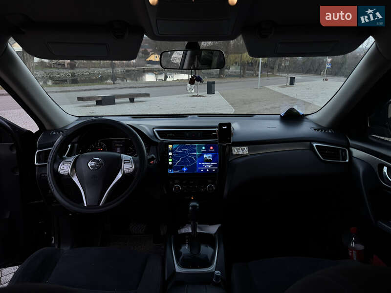 Позашляховик / Кросовер Nissan Rogue 2015 в Львові