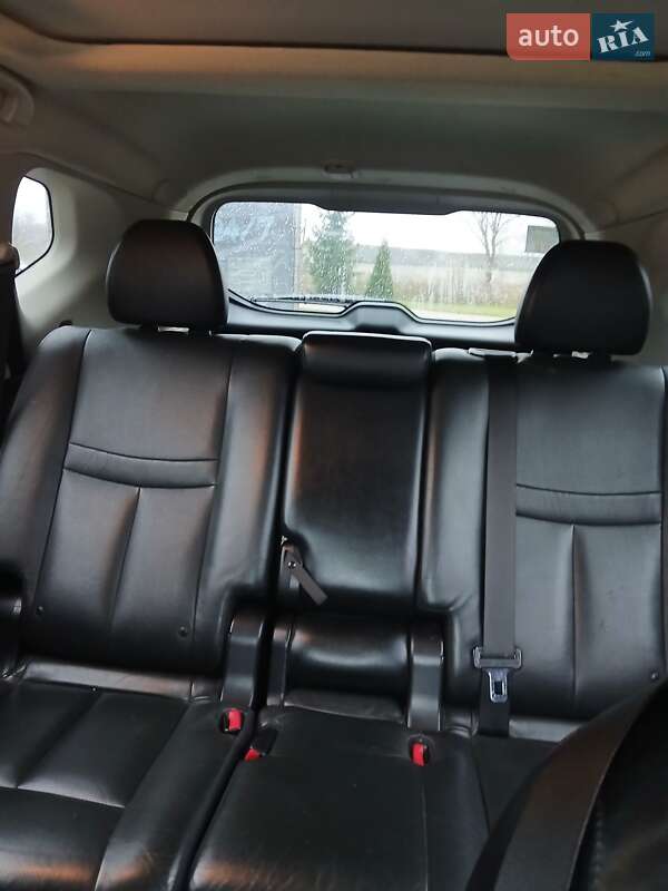 Позашляховик / Кросовер Nissan Rogue 2014 в Івано-Франківську