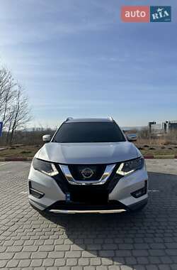 Позашляховик / Кросовер Nissan Rogue 2017 в Львові