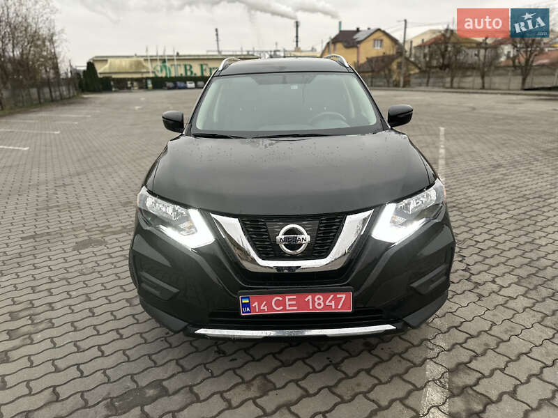 Позашляховик / Кросовер Nissan Rogue 2018 в Городку