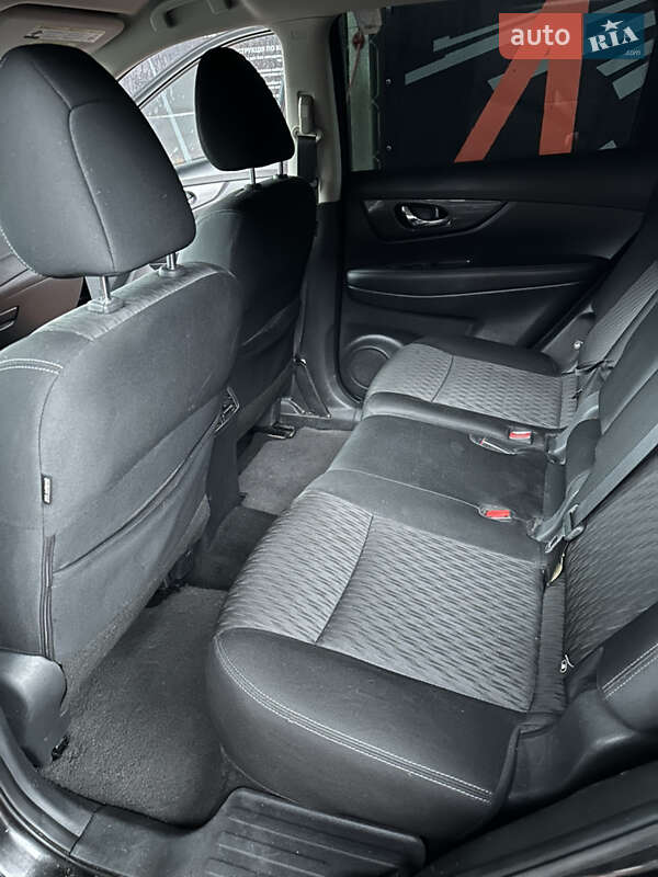 Позашляховик / Кросовер Nissan Rogue 2018 в Городку