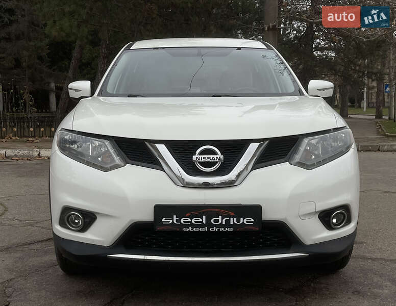 Позашляховик / Кросовер Nissan Rogue 2016 в Миколаєві