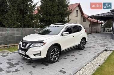 Внедорожник / Кроссовер Nissan Rogue 2017 в Тернополе