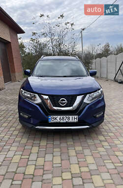 Внедорожник / Кроссовер Nissan Rogue 2016 в Ровно