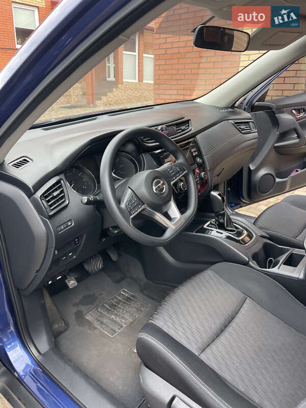 Внедорожник / Кроссовер Nissan Rogue 2016 в Ровно