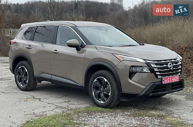 Внедорожник / Кроссовер Nissan Rogue 2025 в Виннице