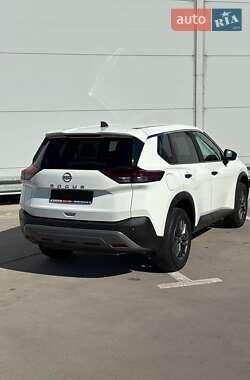 Внедорожник / Кроссовер Nissan Rogue 2023 в Киеве