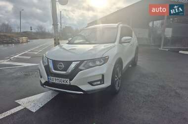 Внедорожник / Кроссовер Nissan Rogue 2017 в Харькове