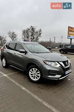 Внедорожник / Кроссовер Nissan Rogue 2016 в Киеве