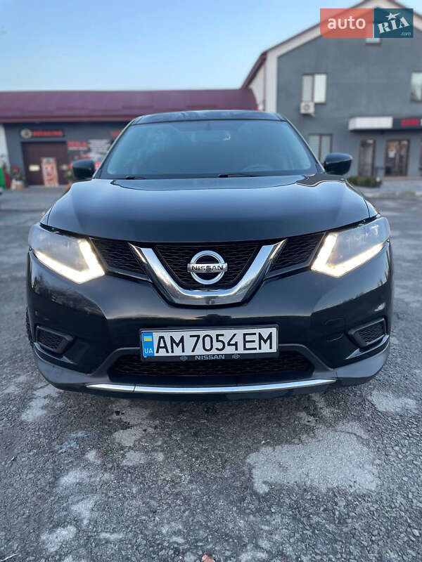 Позашляховик / Кросовер Nissan Rogue 2015 в Звягелі