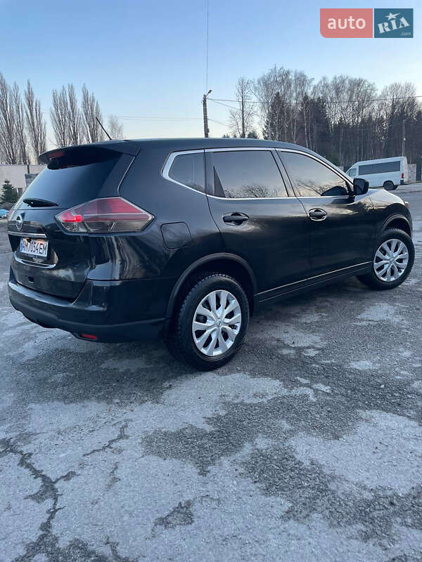 Позашляховик / Кросовер Nissan Rogue 2015 в Звягелі