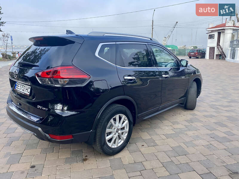 Внедорожник / Кроссовер Nissan Rogue 2017 в Николаеве