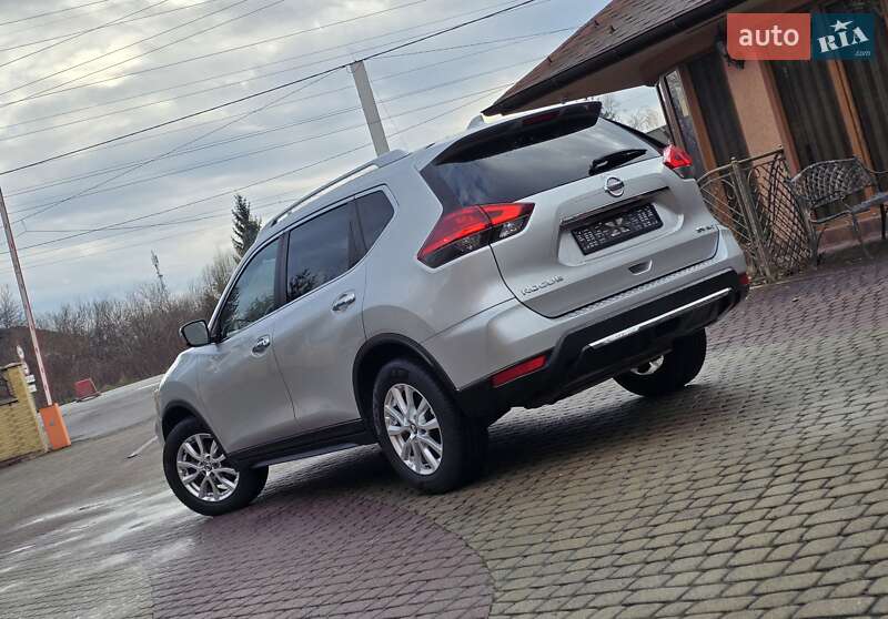 Позашляховик / Кросовер Nissan Rogue 2017 в Мукачевому