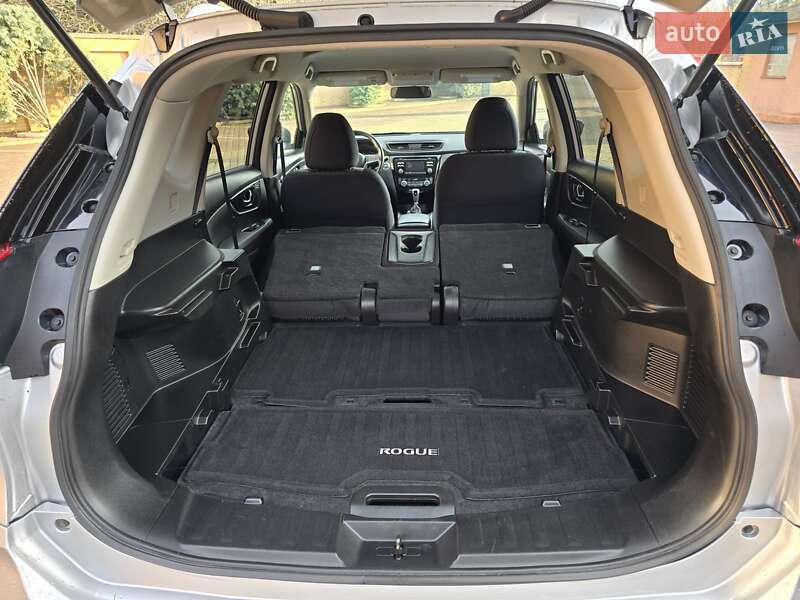 Позашляховик / Кросовер Nissan Rogue 2017 в Мукачевому