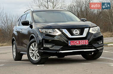 Внедорожник / Кроссовер Nissan Rogue 2017 в Дрогобыче
