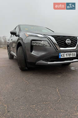 Позашляховик / Кросовер Nissan Rogue 2022 в Кам'янському