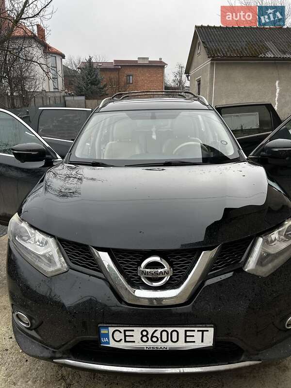 Внедорожник / Кроссовер Nissan Rogue 2014 в Черновцах