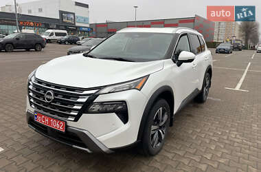 Позашляховик / Кросовер Nissan Rogue 2024 в Києві