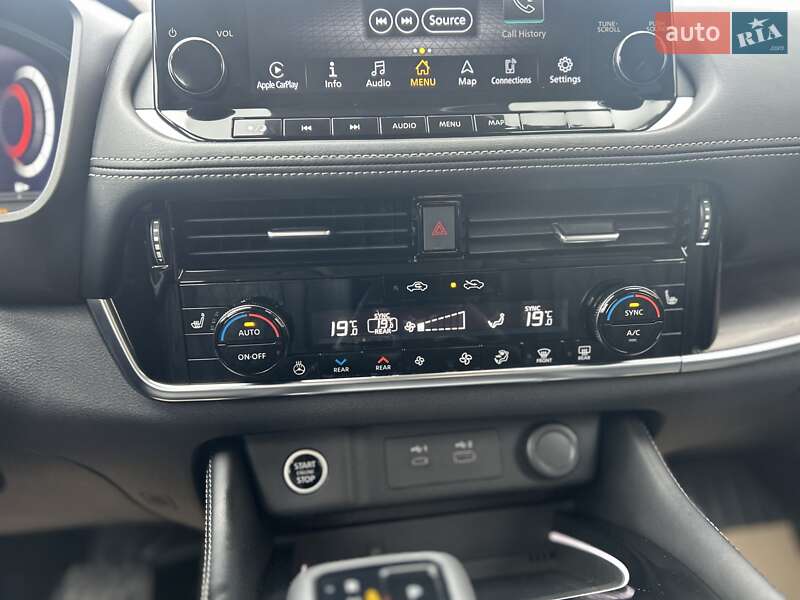 Внедорожник / Кроссовер Nissan Rogue 2022 в Львове