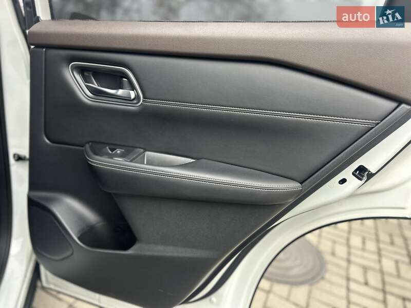 Внедорожник / Кроссовер Nissan Rogue 2022 в Львове