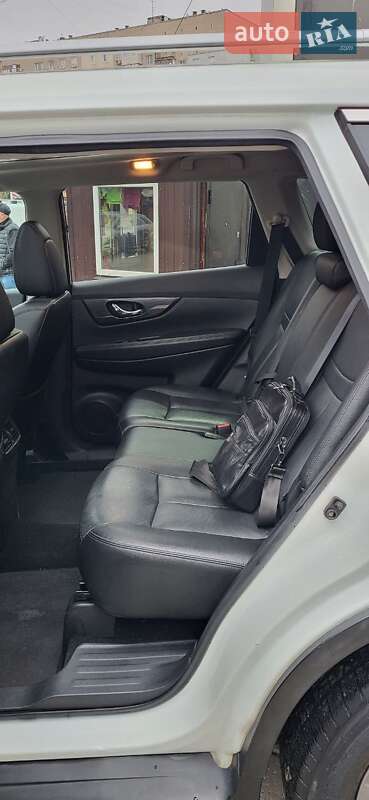 Внедорожник / Кроссовер Nissan Rogue 2016 в Днепре