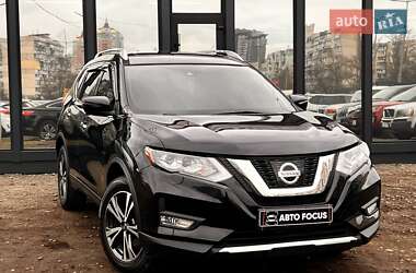 Внедорожник / Кроссовер Nissan Rogue 2017 в Киеве
