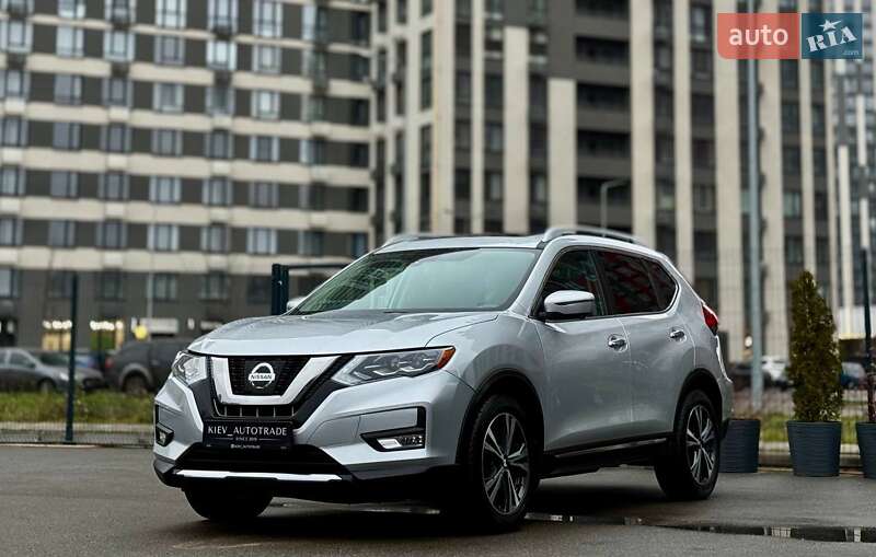 Внедорожник / Кроссовер Nissan Rogue 2017 в Киеве