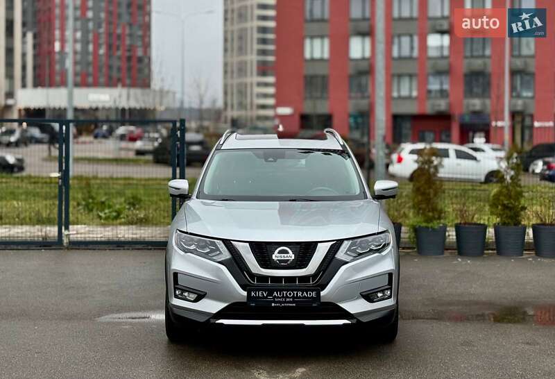 Внедорожник / Кроссовер Nissan Rogue 2017 в Киеве