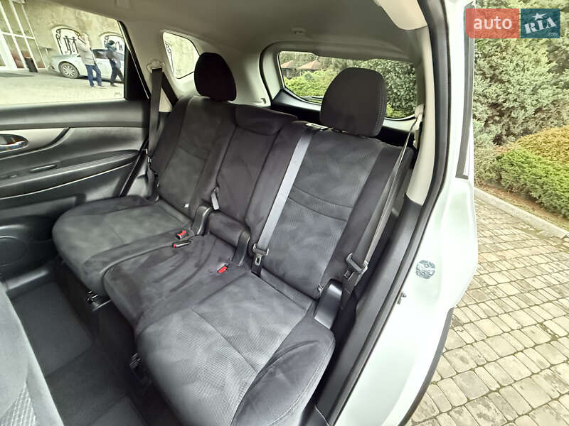 Позашляховик / Кросовер Nissan Rogue 2016 в Львові фото 32 Позашляховик / Кросовер Nissan Rogue 2016 в Львові