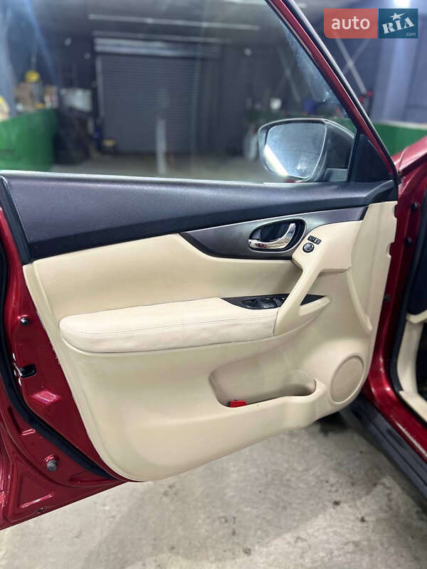 Позашляховик / Кросовер Nissan Rogue 2014 в Києві