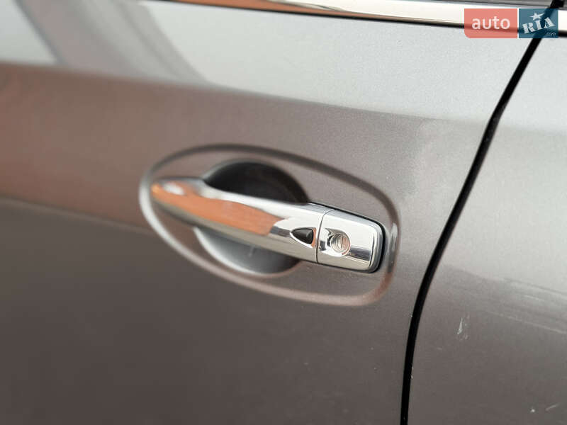 Внедорожник / Кроссовер Nissan Rogue 2015 в Киеве