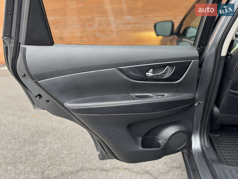 Внедорожник / Кроссовер Nissan Rogue 2015 в Киеве