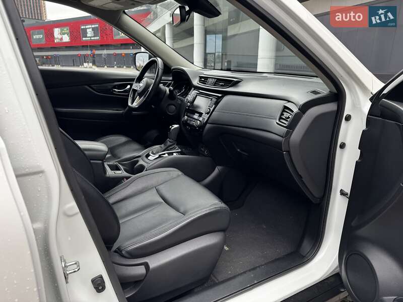 Внедорожник / Кроссовер Nissan Rogue 2018 в Киеве