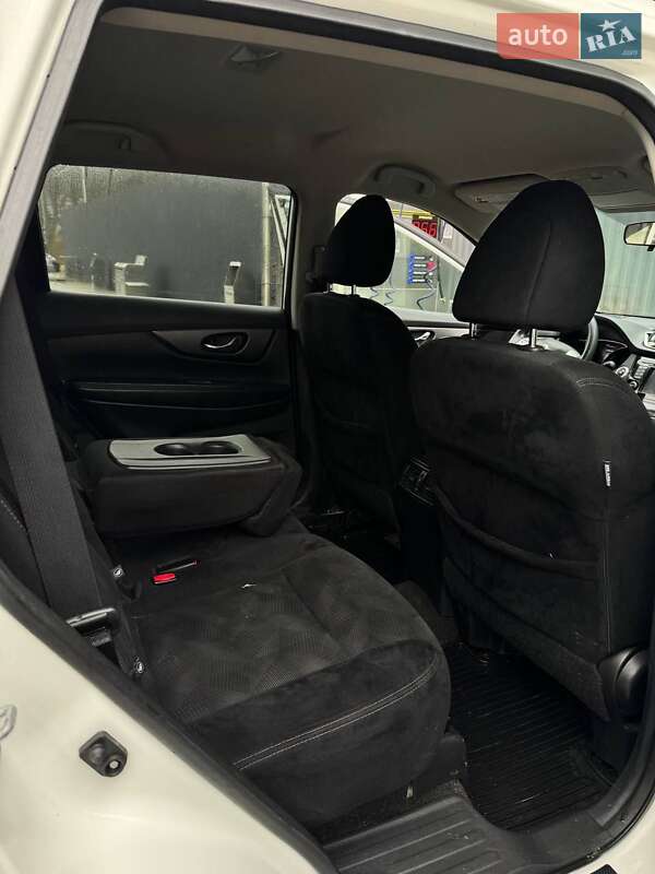 Позашляховик / Кросовер Nissan Rogue 2016 в Дрогобичі