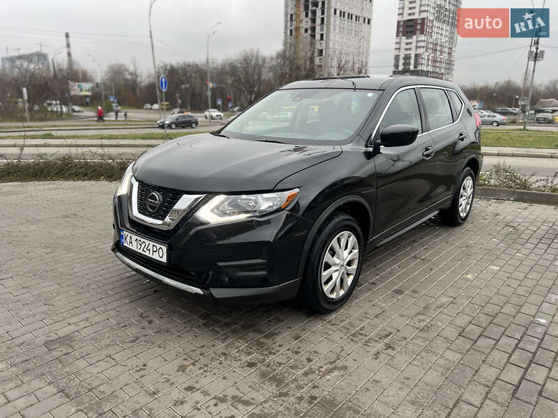 Внедорожник / Кроссовер Nissan Rogue 2019 в Киеве