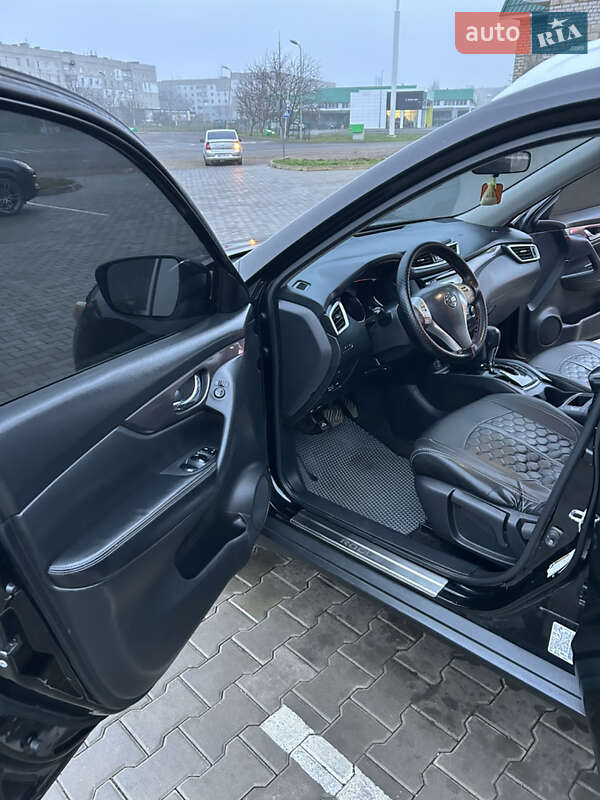 Внедорожник / Кроссовер Nissan Rogue 2016 в Вознесенске