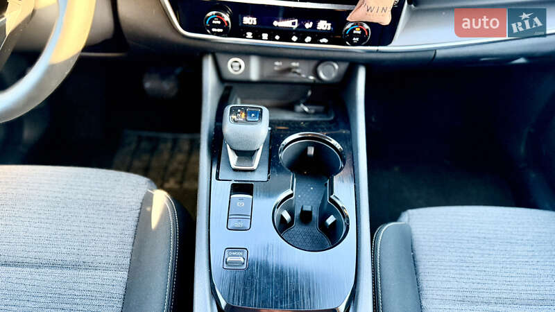 Позашляховик / Кросовер Nissan Rogue 2020 в Києві