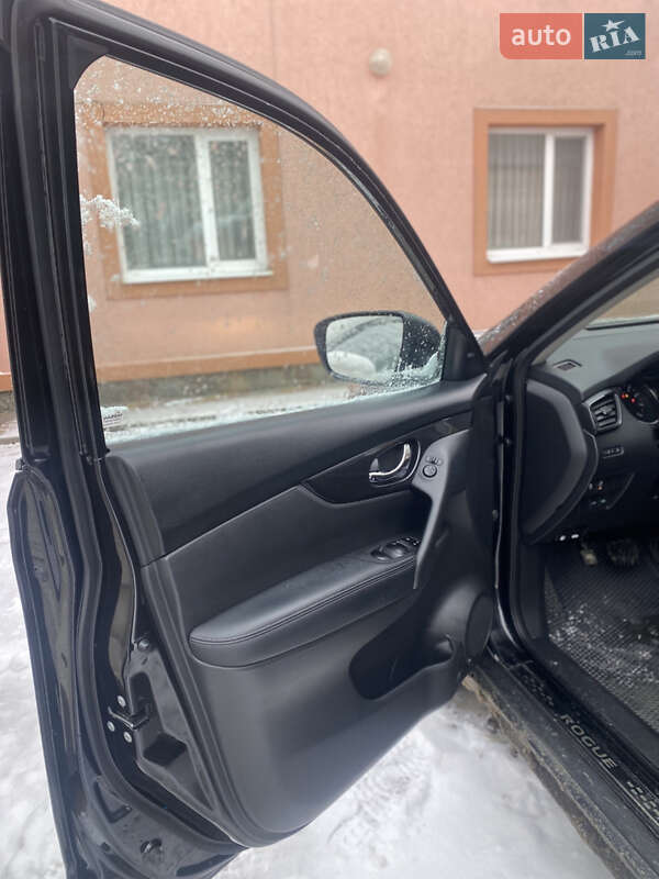 Внедорожник / Кроссовер Nissan Rogue 2017 в Коломые