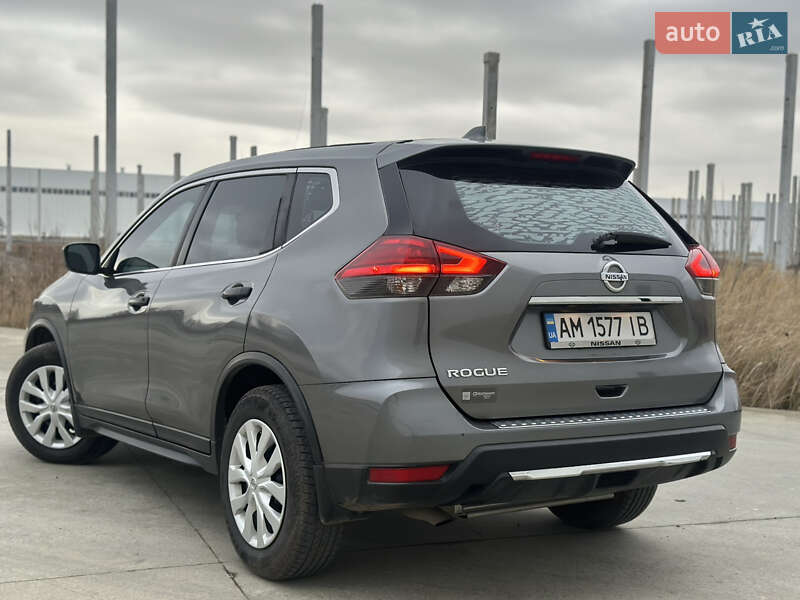 Позашляховик / Кросовер Nissan Rogue 2016 в Коростені