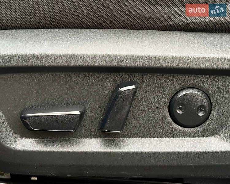 Внедорожник / Кроссовер Nissan Rogue 2020 в Киеве