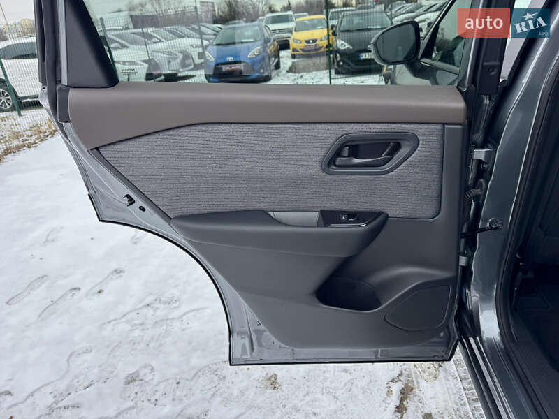 Внедорожник / Кроссовер Nissan Rogue 2023 в Киеве