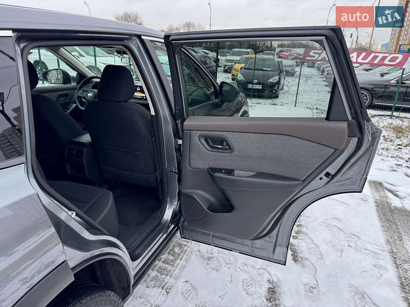 Внедорожник / Кроссовер Nissan Rogue 2023 в Киеве