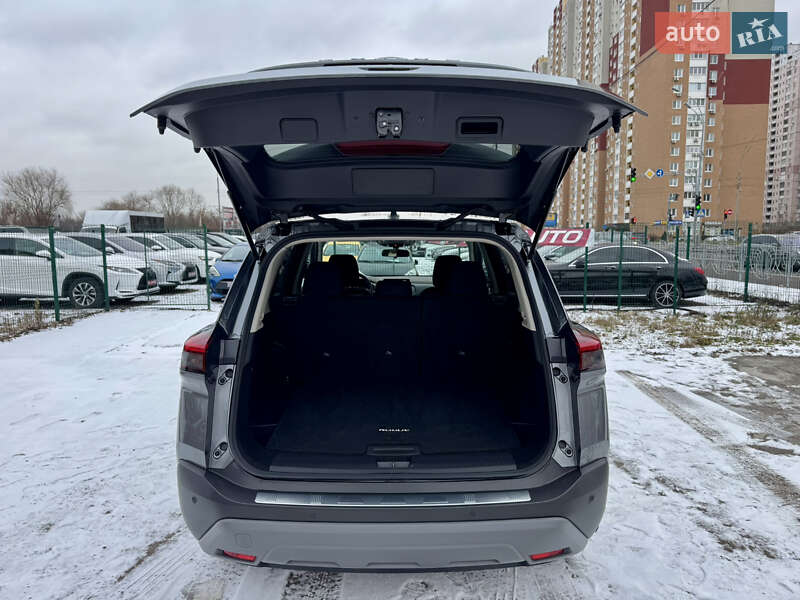 Внедорожник / Кроссовер Nissan Rogue 2023 в Киеве