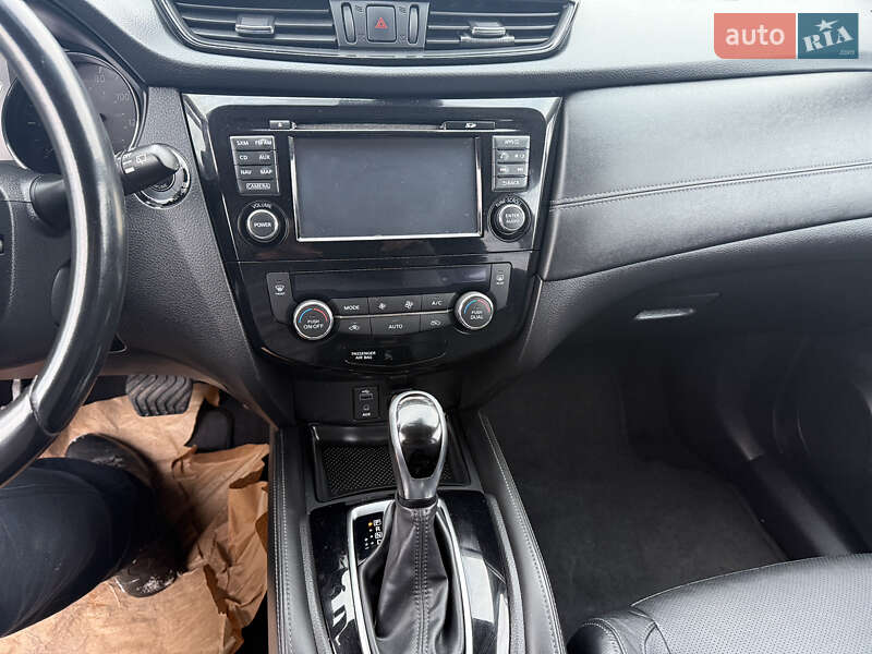 Позашляховик / Кросовер Nissan Rogue 2017 в Полтаві