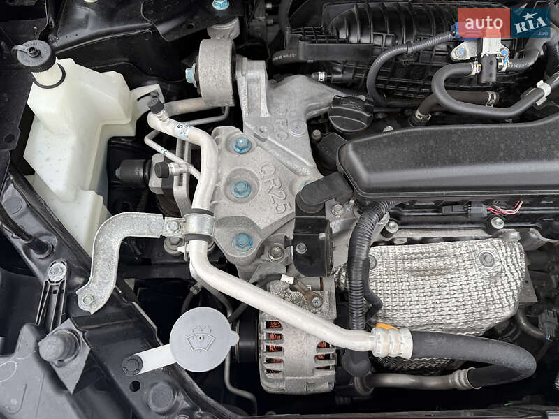 Позашляховик / Кросовер Nissan Rogue 2017 в Полтаві