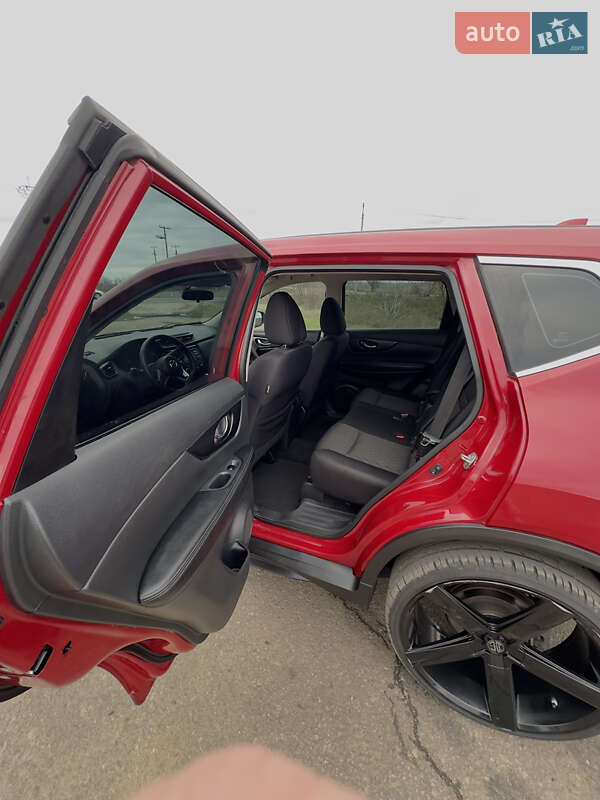 Внедорожник / Кроссовер Nissan Rogue 2017 в Одессе