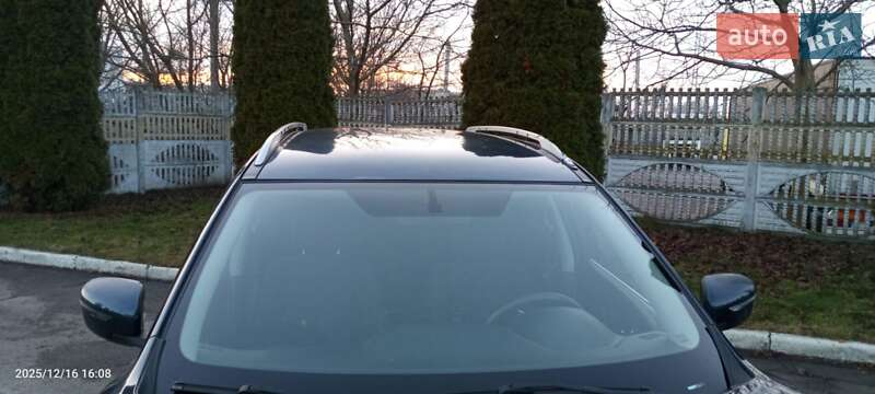 Внедорожник / Кроссовер Nissan Rogue 2015 в Ровно