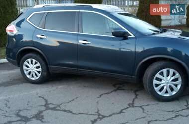 Позашляховик / Кросовер Nissan Rogue 2015 в Рівному