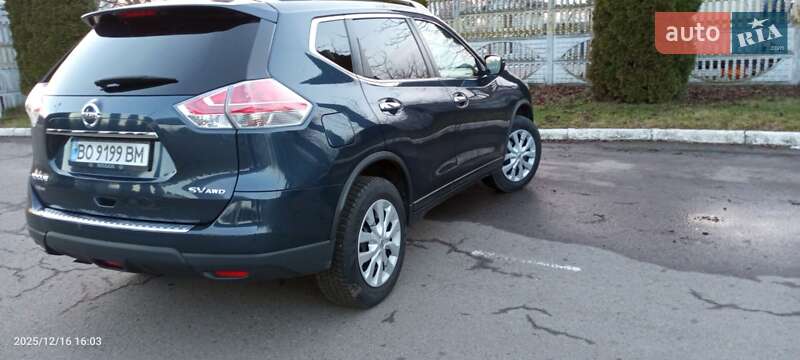 Внедорожник / Кроссовер Nissan Rogue 2015 в Ровно