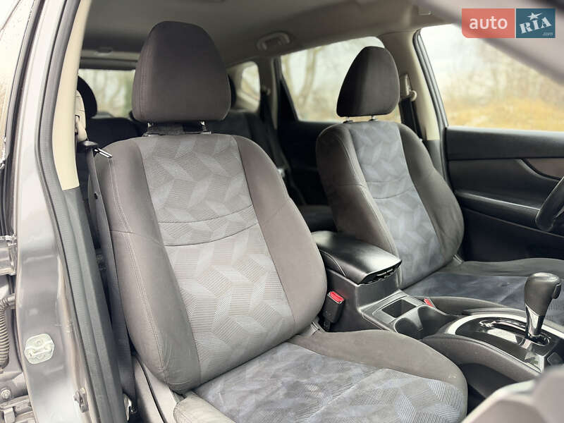 Позашляховик / Кросовер Nissan Rogue 2014 в Володимирі